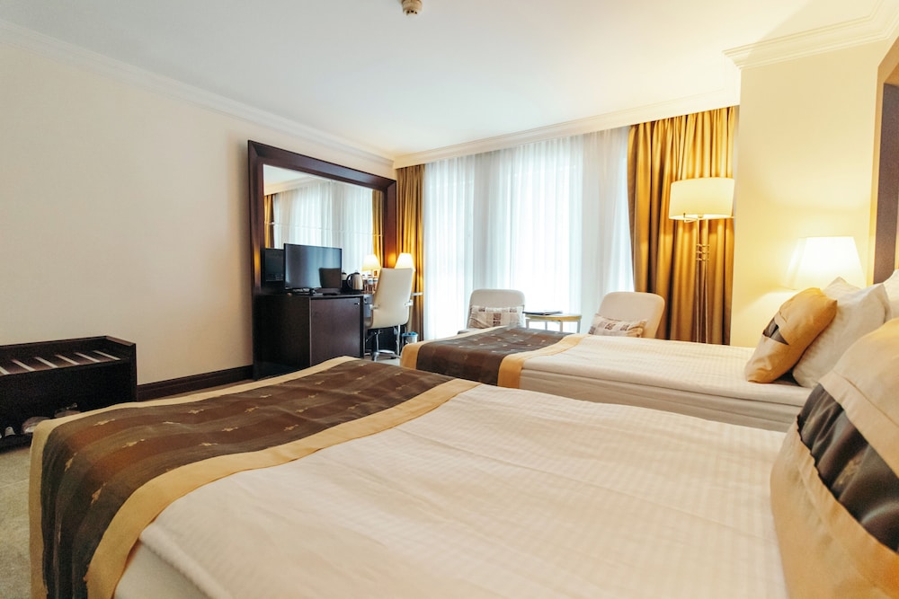 غرفة ديلوكس بسريرين مزدوجين بإطلالة على المدينة بغرفة نوم واحدة، Ck Farabi Hotel 2/5