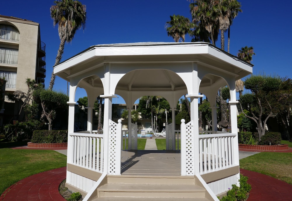 Golden Sails Hotel 8/51