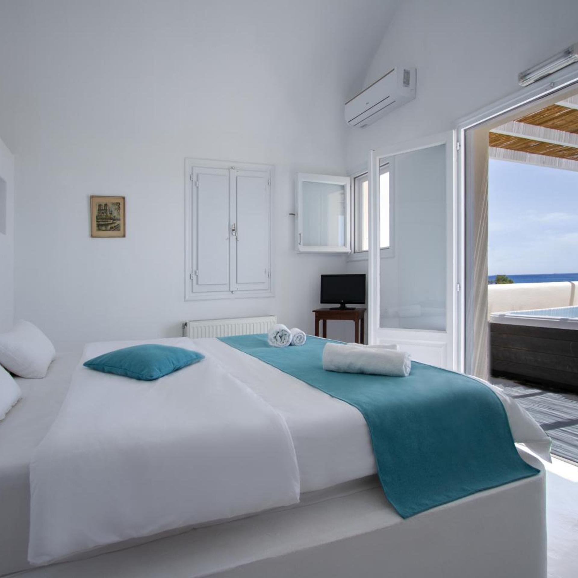 Executive, Suite, Sea View, Outdoor Jetted Tub