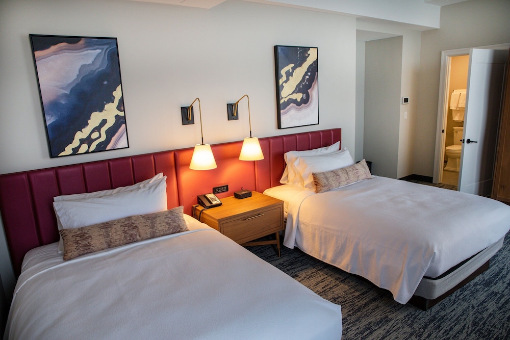 Blu Tique Hotel 8/34