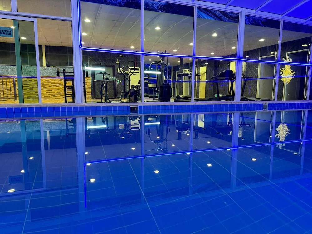 فندق ميرال كراون(Meral Crown Hotel) 28/62