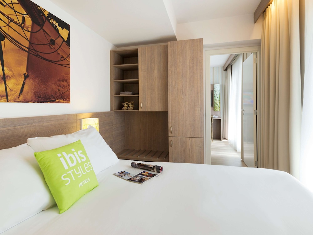 Ibis Styles Zeebrugge 8/79