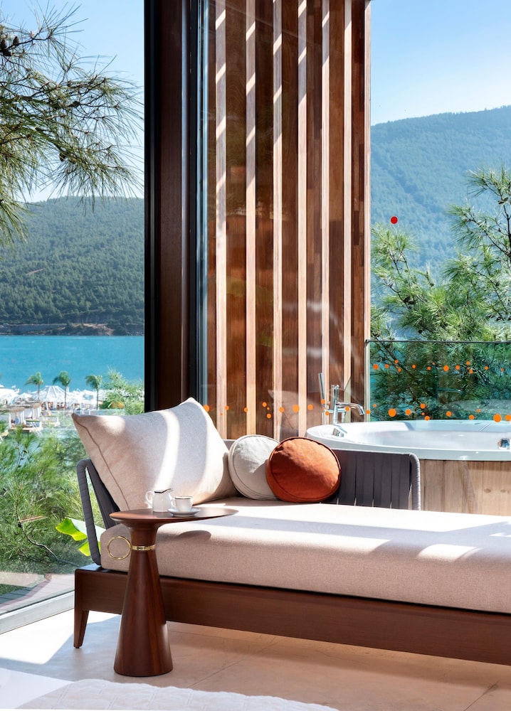 Lujo Art & Joy Bodrum 8/75