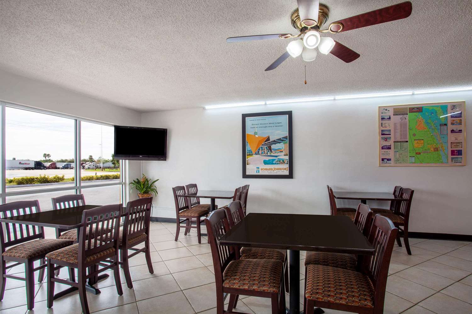Howard Johnson By Wyndham Vero Beach/I-95 25/42