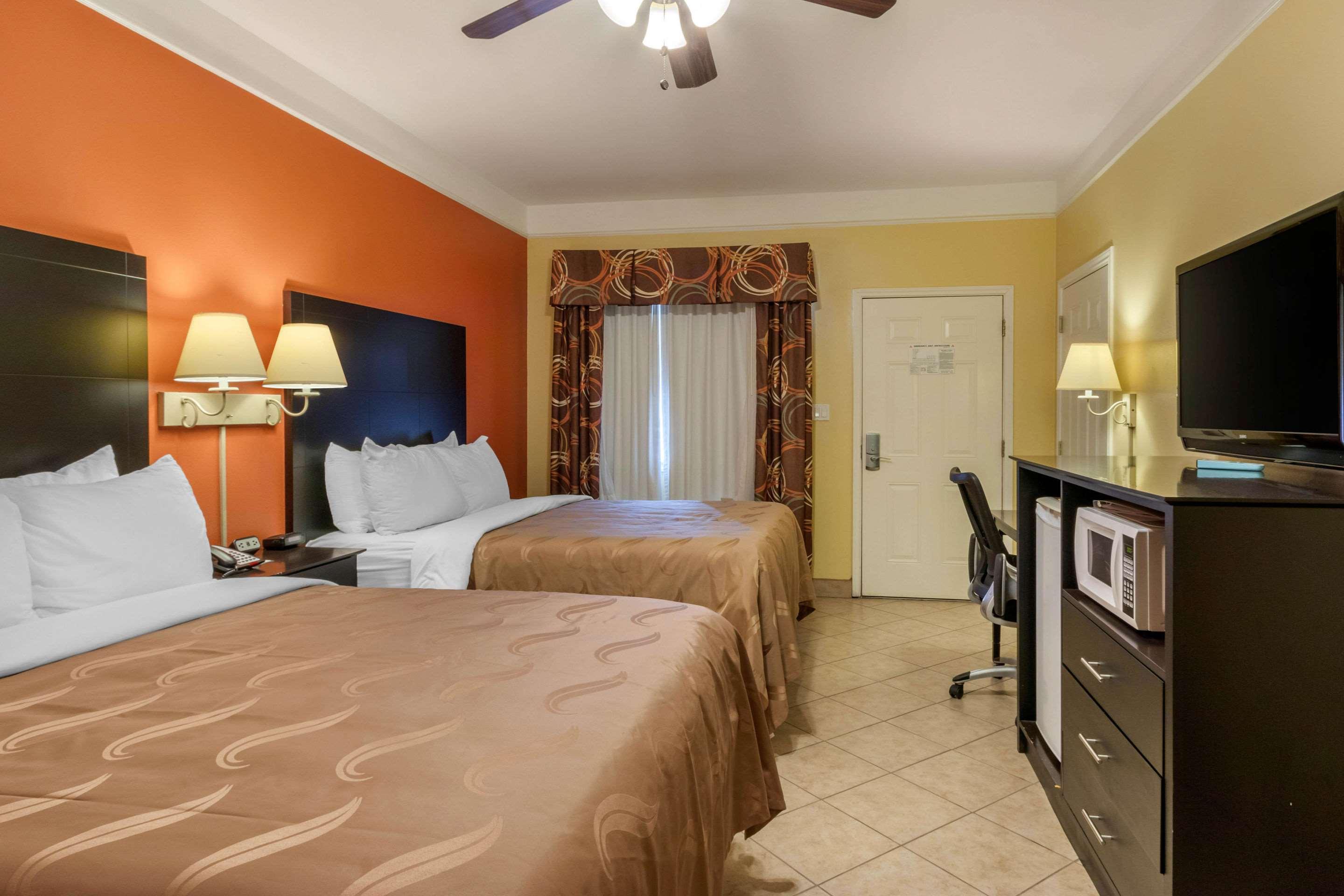 Efficiency, Suite, 2 King Beds
