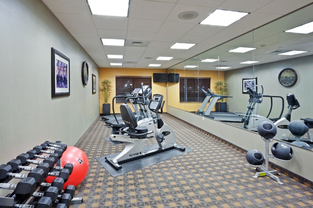 Holiday Inn Express Hotel and Suites Hays 29/53