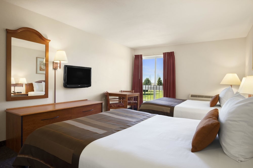 Ramada By Wyndham Seatac Airport 14/35
