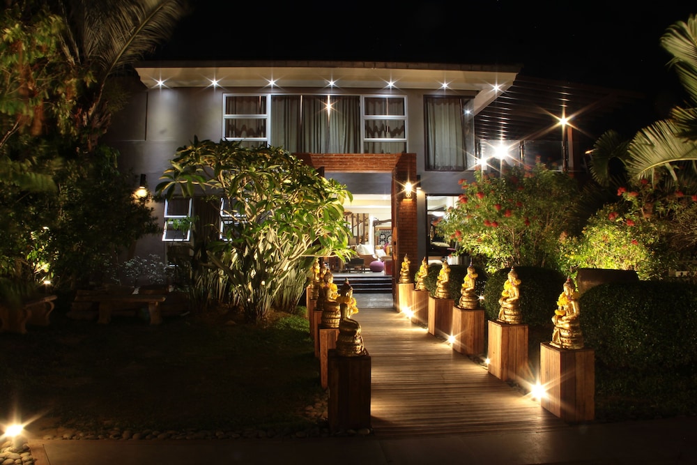 The Oriental Luxury Suites Tagaytay 40/50