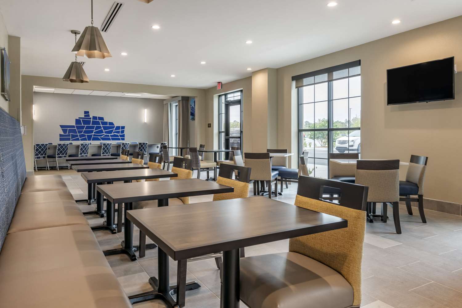 Comfort Inn & Suites Jacksonville - Orange Park Near Naval Air Station 12/15