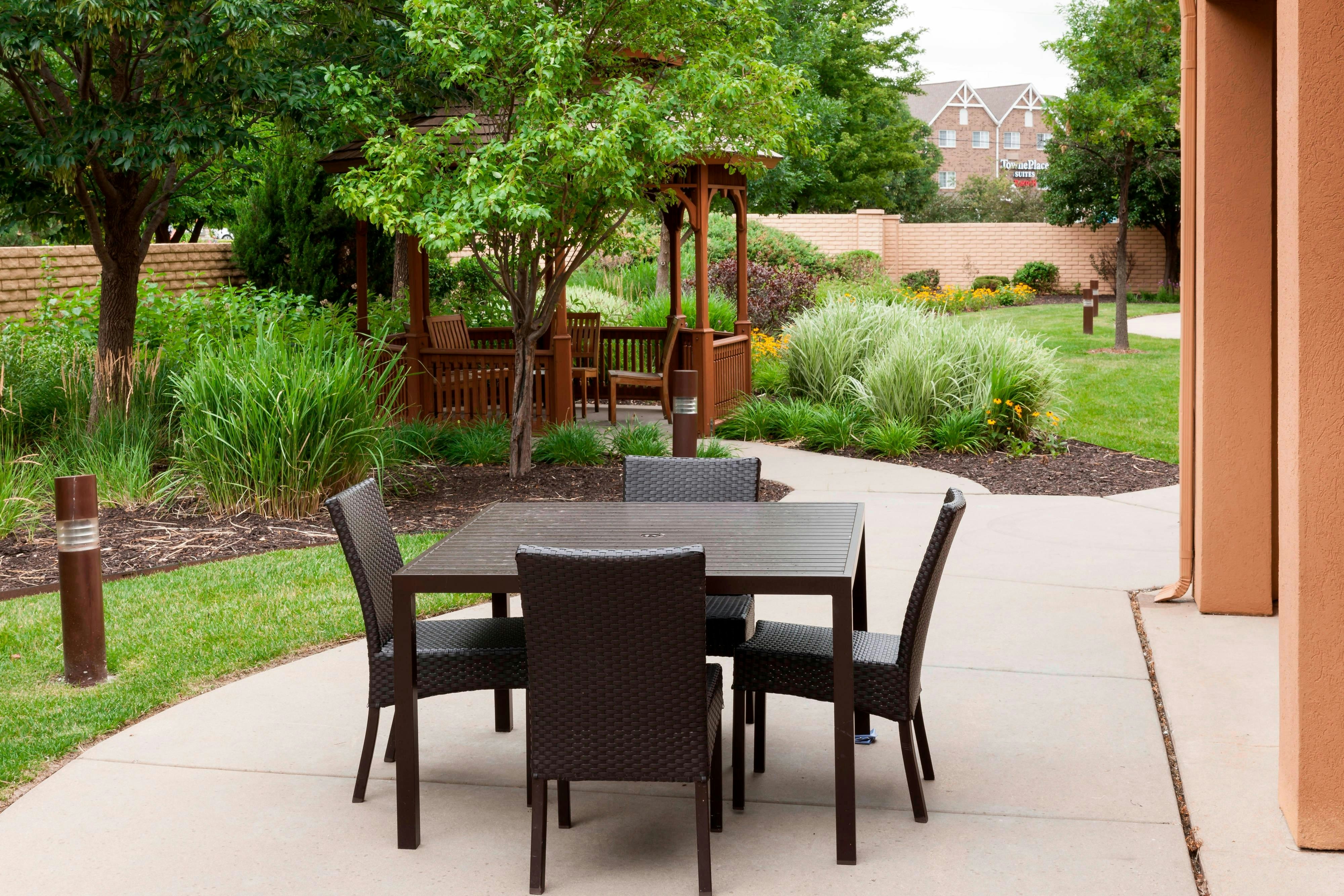 Courtyard Wichita East 32/45