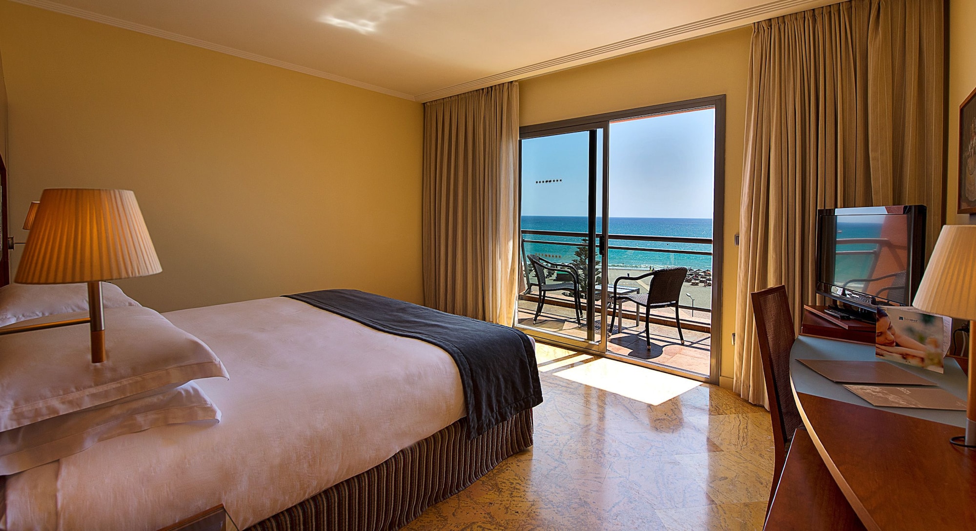 Suite, Double and Twin Beds