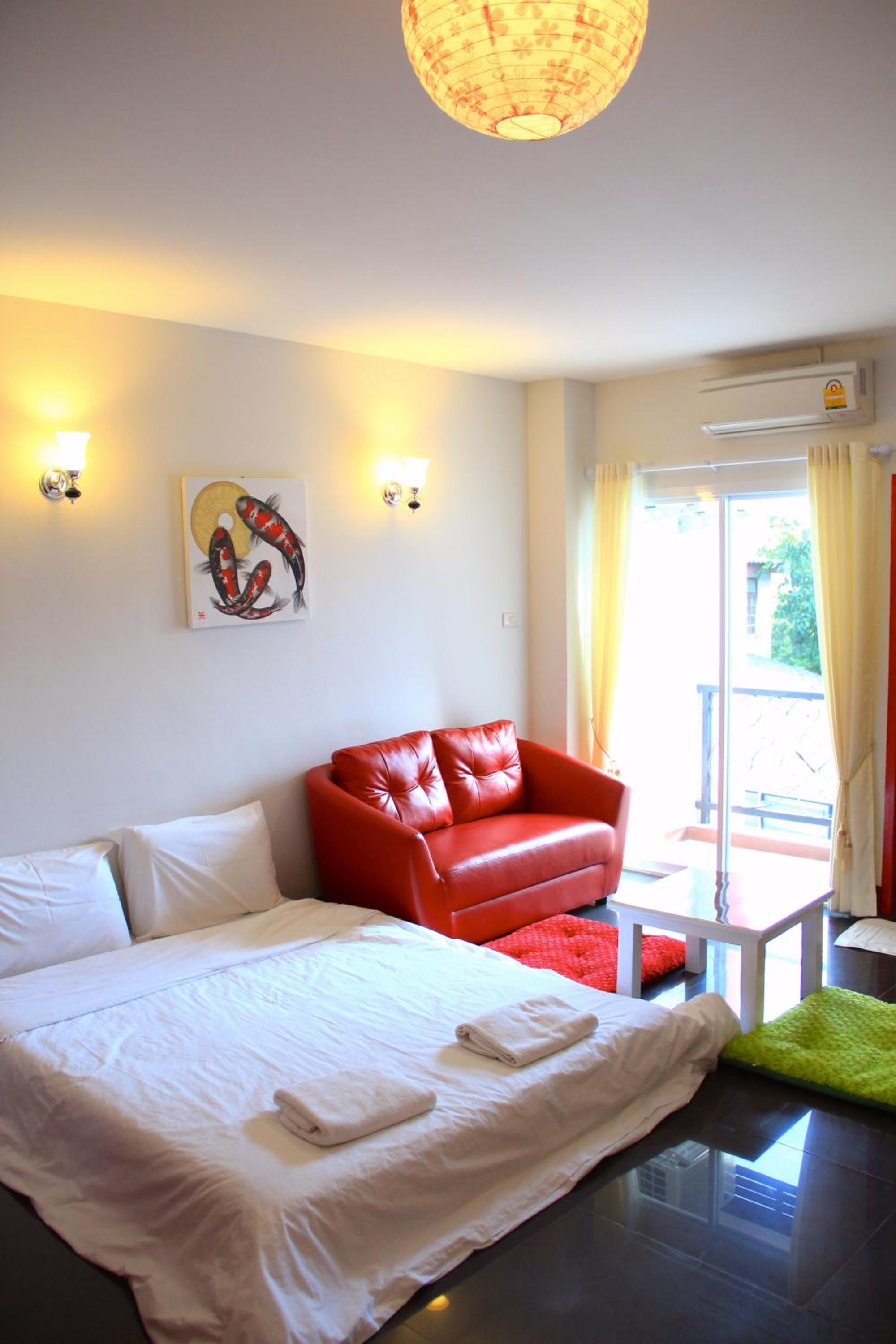 DELUXE, KING BED