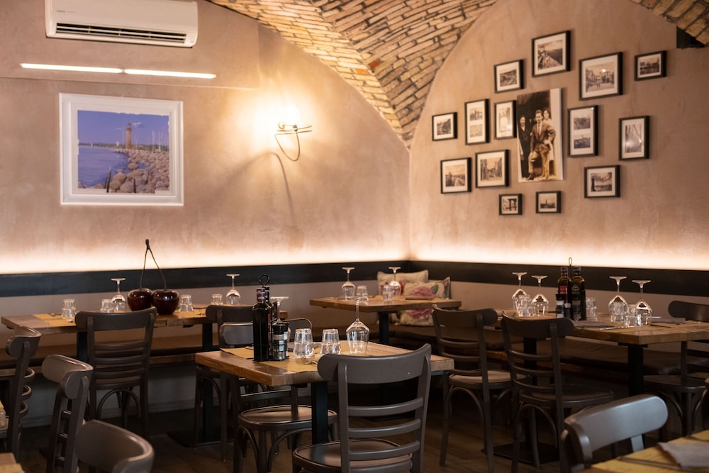 Alessi Hotel Trattoria 57/72