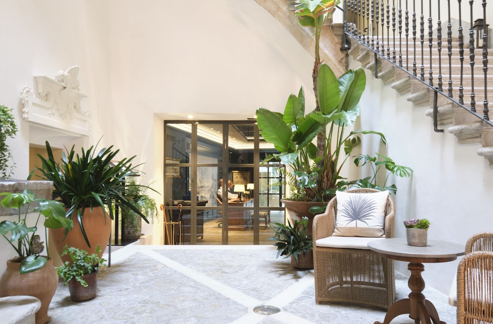 Antigua Palma Hotel 4/80