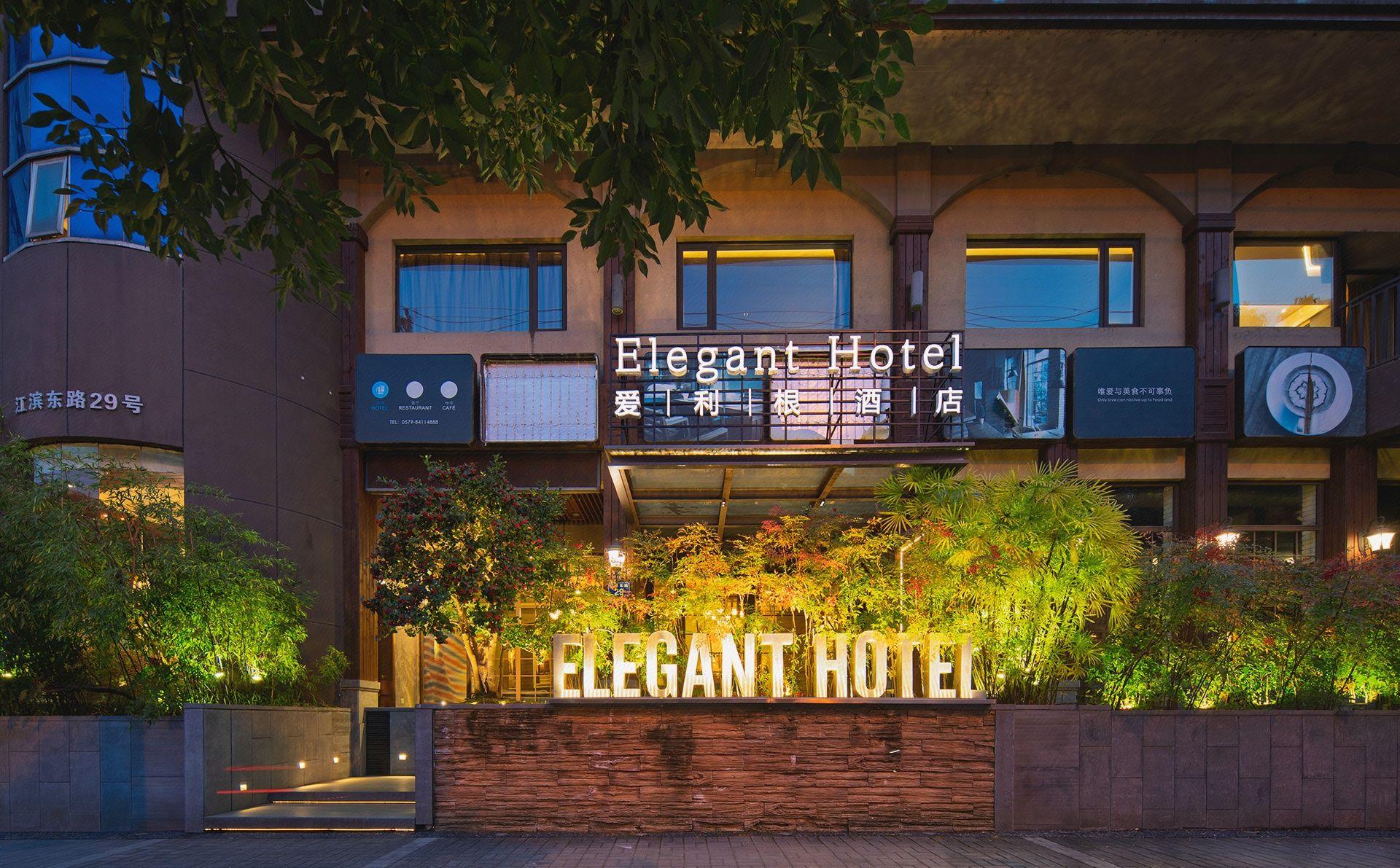 Elegant Hotel 4/48