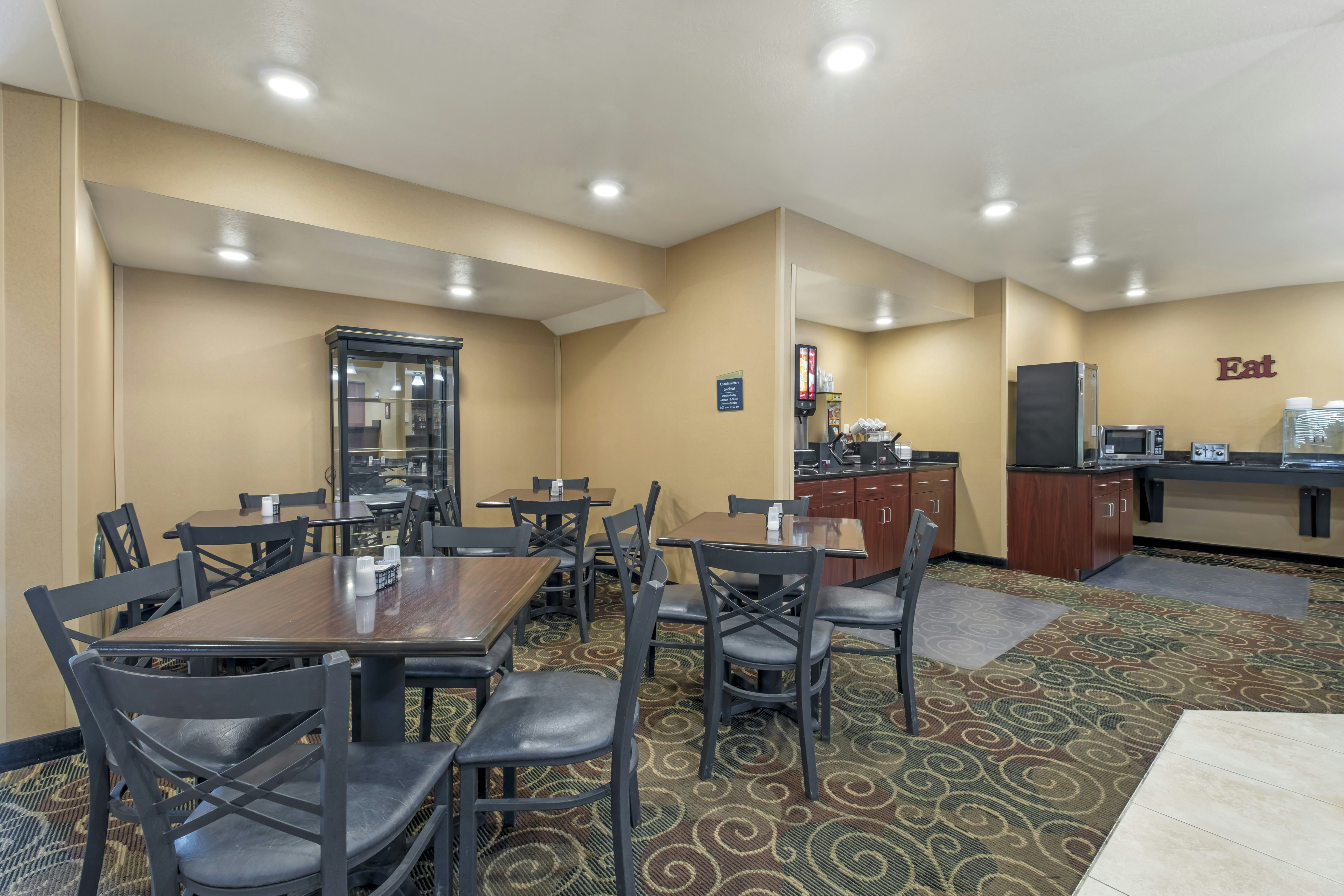 Cobblestone Hotel & Suites - Charlestown In 44/74