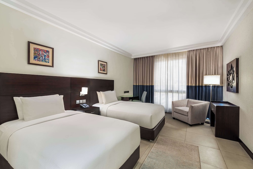 GUEST ROOM, TWIN BEDS, CITY VIEW