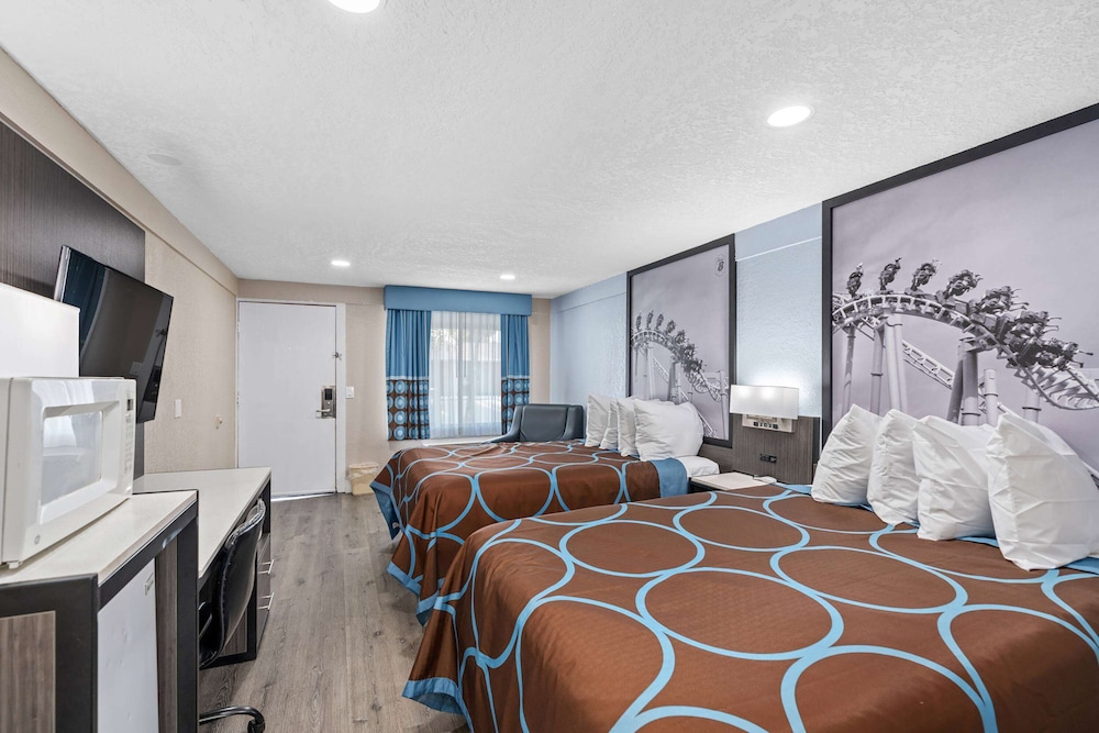 ROOM, 2 DOUBLE BEDS