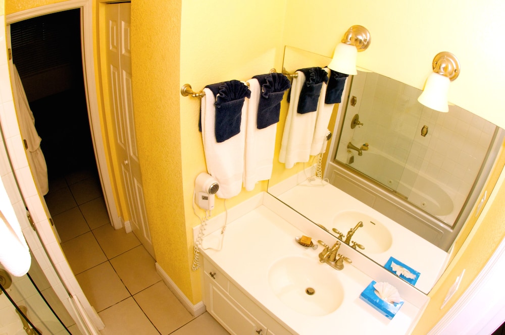 Compass Point Dive Resort 50/50
