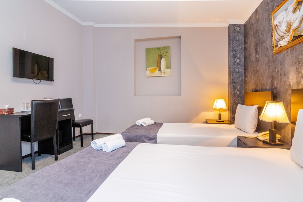 HOTEL MARLYN 30/71