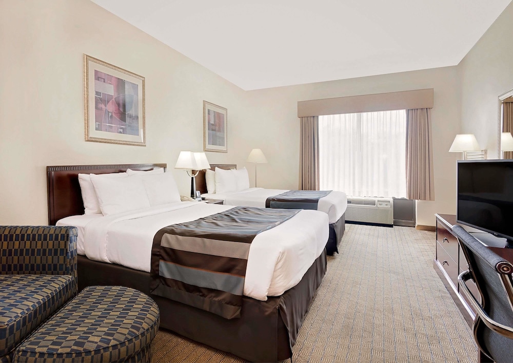 Wingate by Wyndham Destin 10/34