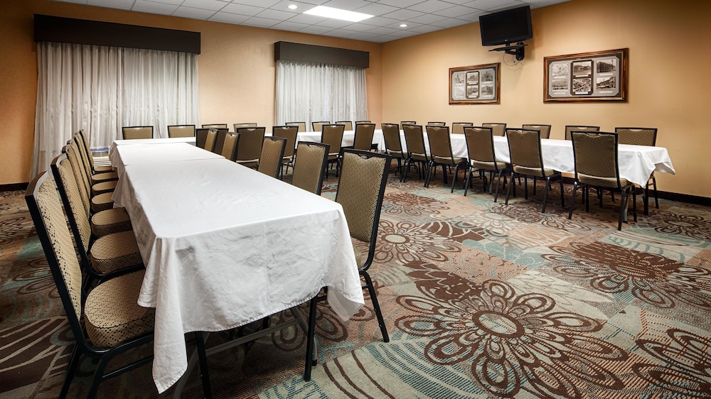 Best Western Holiday Manor 39/49