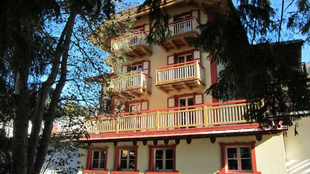 Villa Madonna 2/25