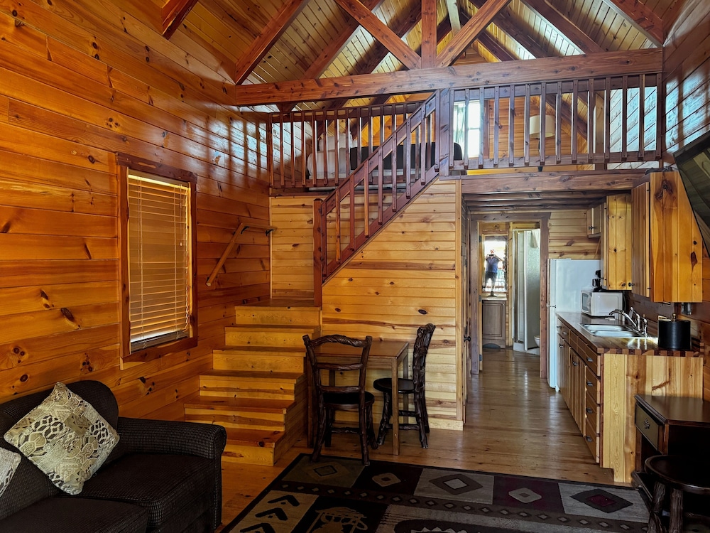 Cabins of Mackinaw 25/53