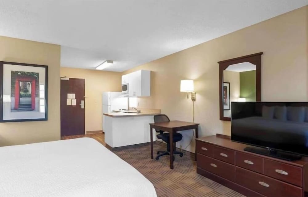 Studio 6 Extended Stay Rochester Greece NY 26/57