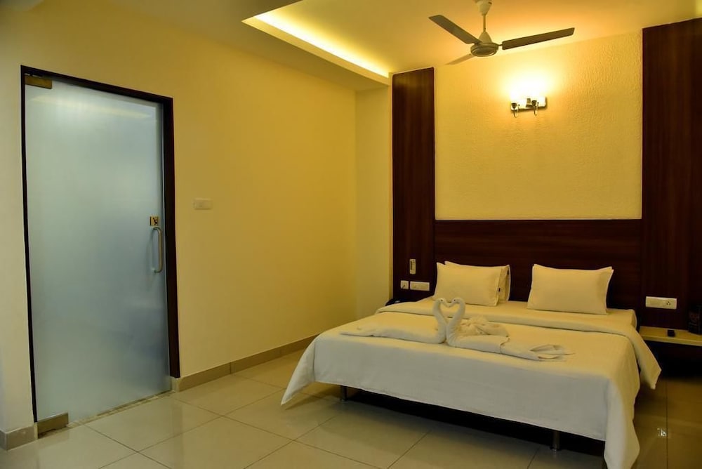 Rathna Residency 5/17