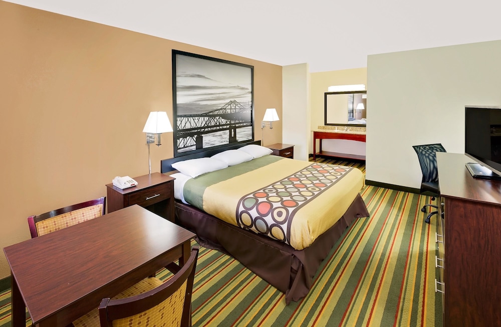 Super 8 By Wyndham Laurel, MS 9/19