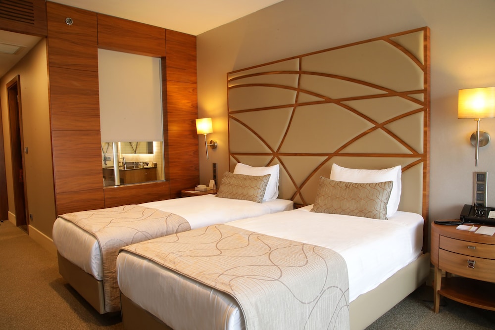 CONNECTING, SUPERIOR, TWIN BEDS, CITY VIEW