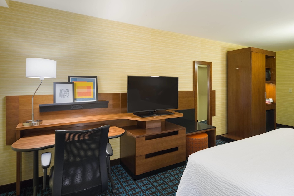 Fairfield Inn Suites By Marriott Paramus 9/47
