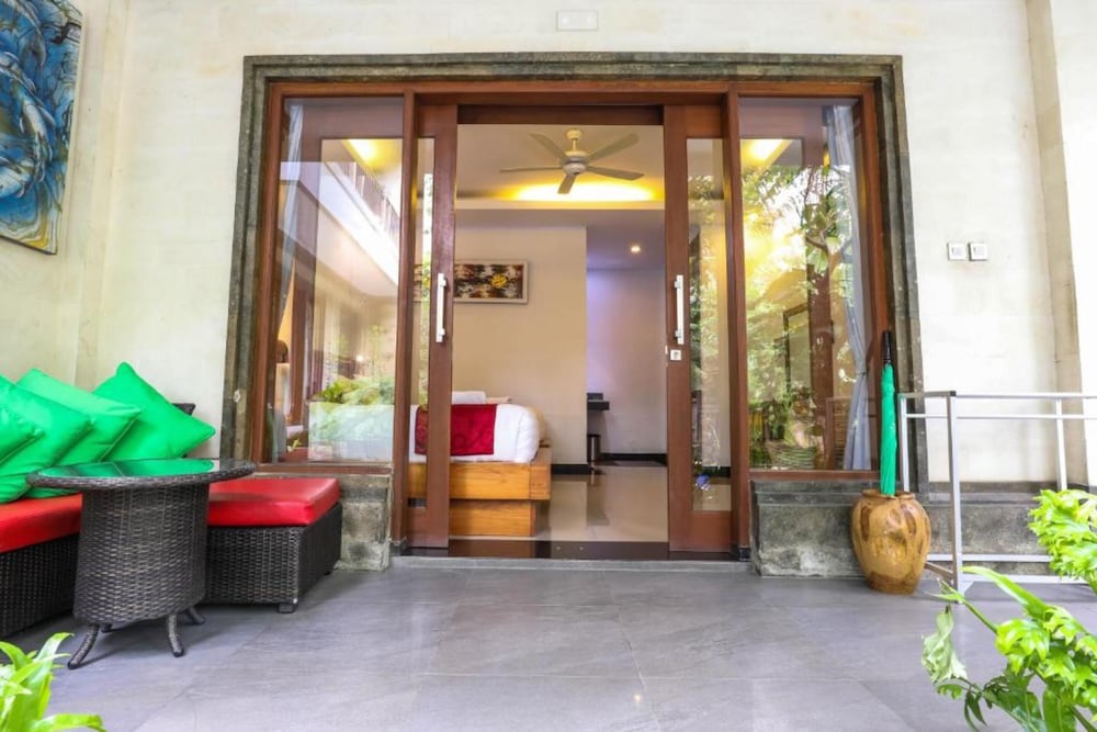 Amoya Inn 2/50