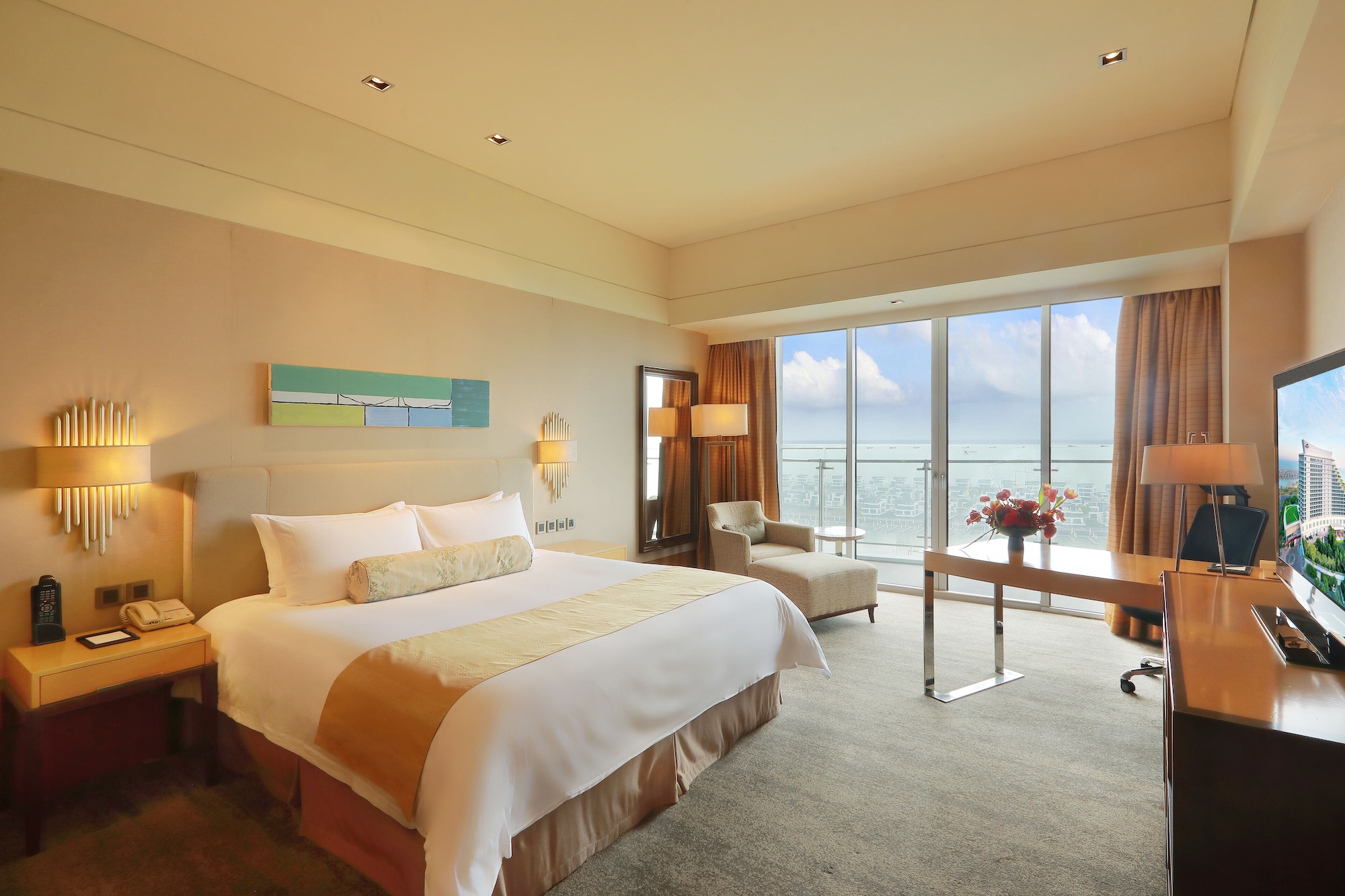 DELUXE SEAVIEW QUEEN ROOM