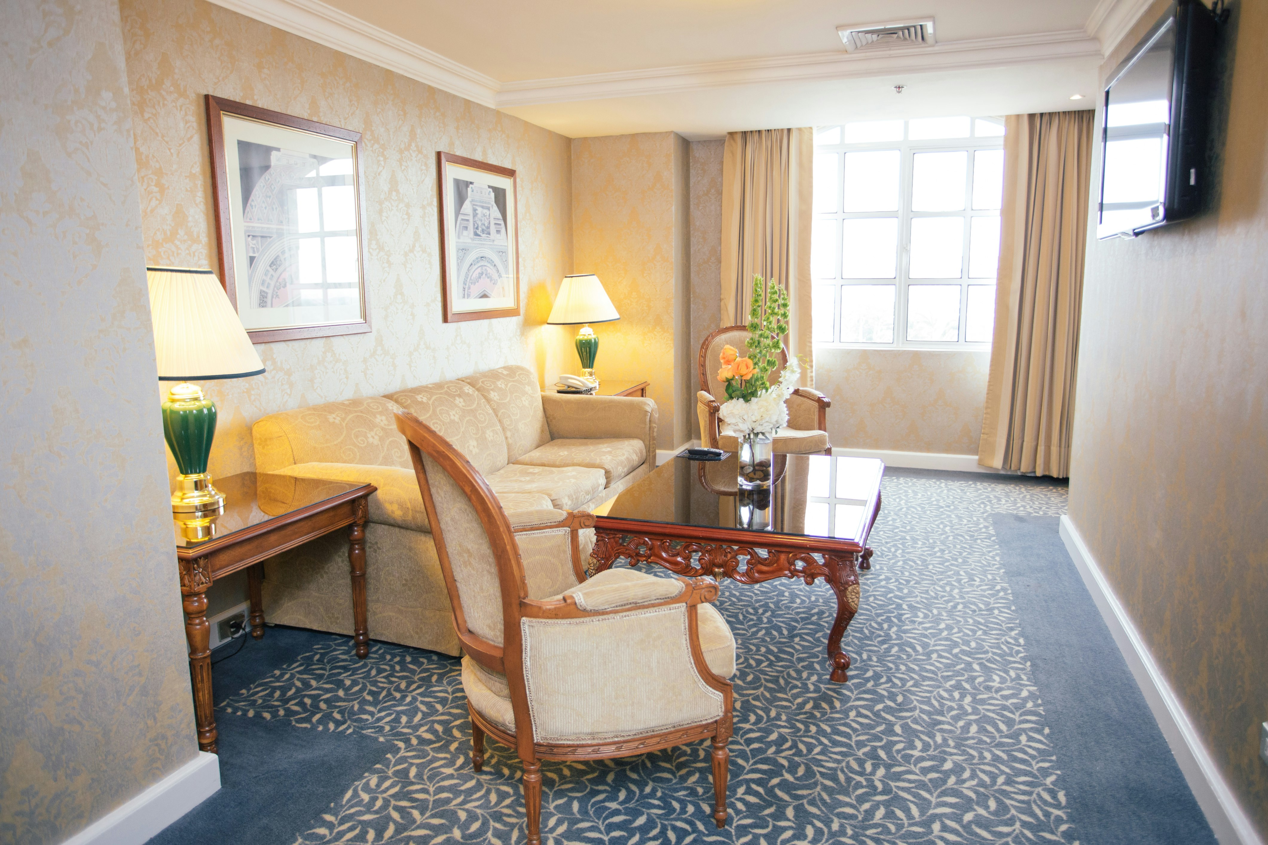 1 BEDROOM, SUITE, KING BED, EXECUTIVE LEVEL