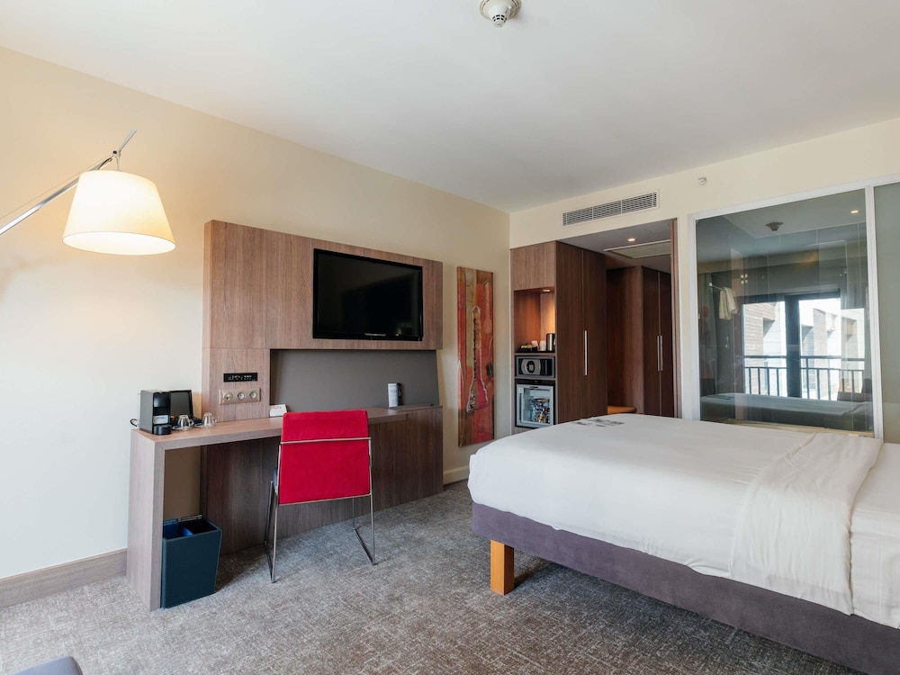 غرفة تنفيذية بسرير كوين، Novotel Istanbul Bosphorus Hotel 10/10