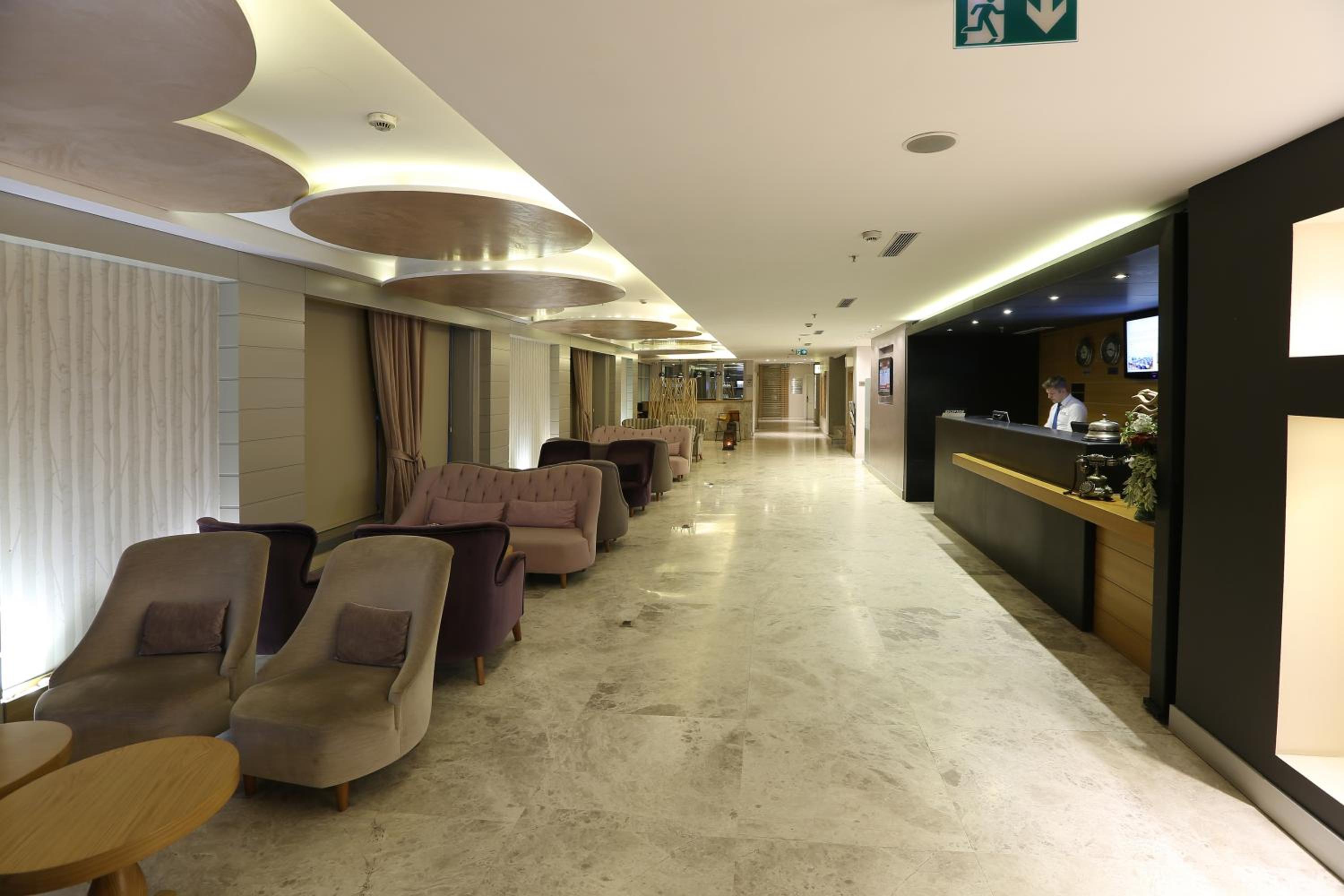 Wes Hotel 31/55