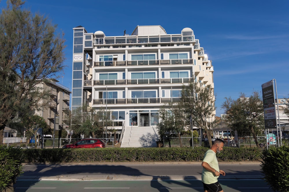 Ambasciatori Suite Hotel 6/110
