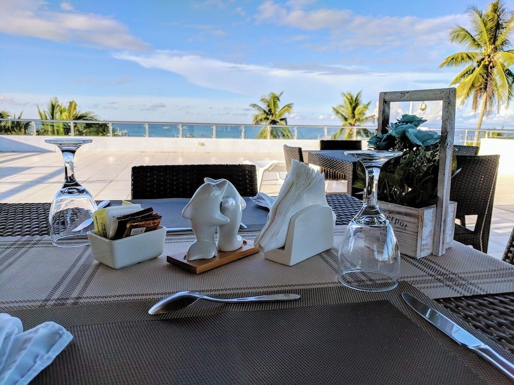 Bohol South Beach Hotel 63/74
