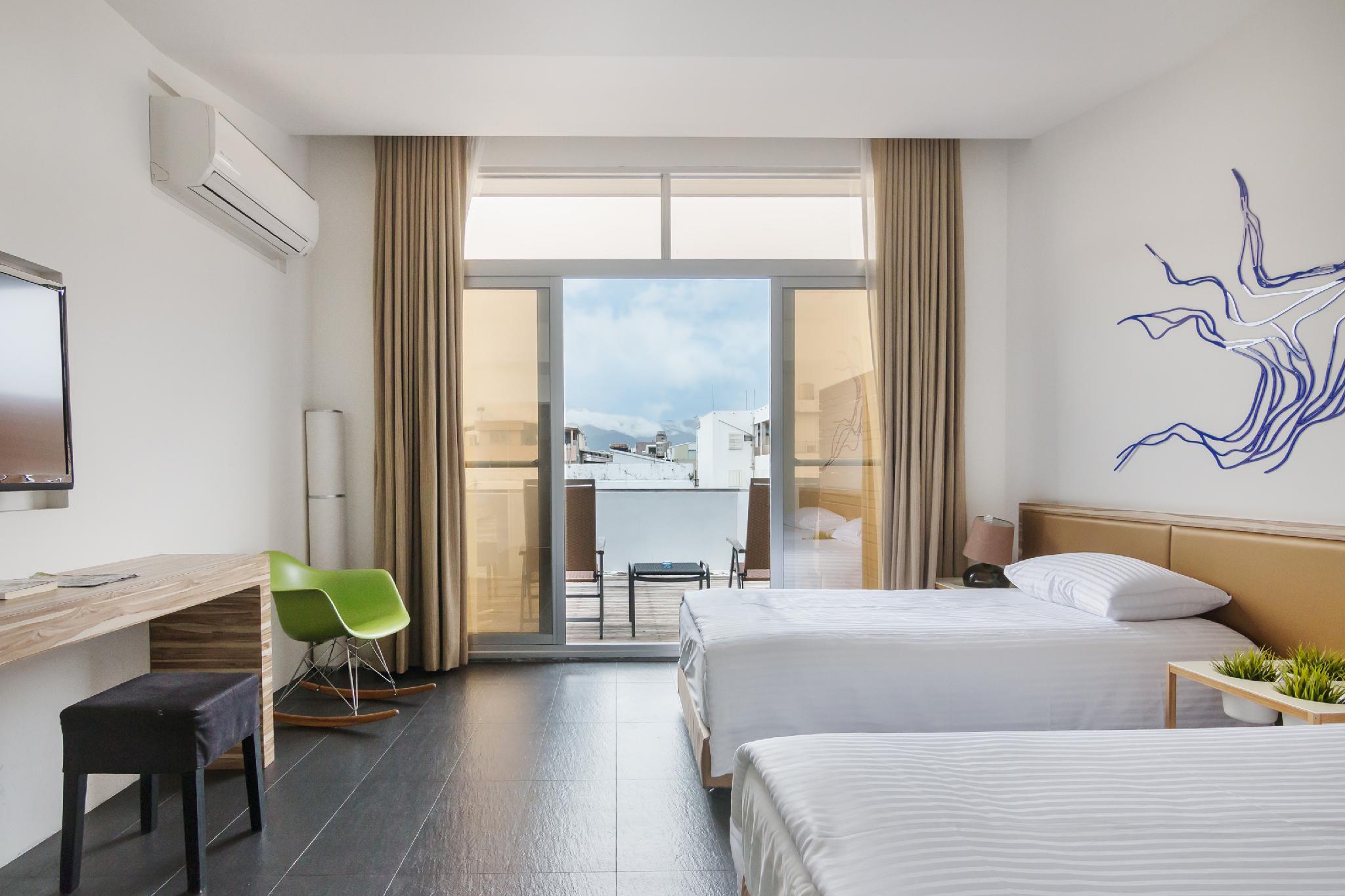 Deluxe, Twin Beds, Terrace