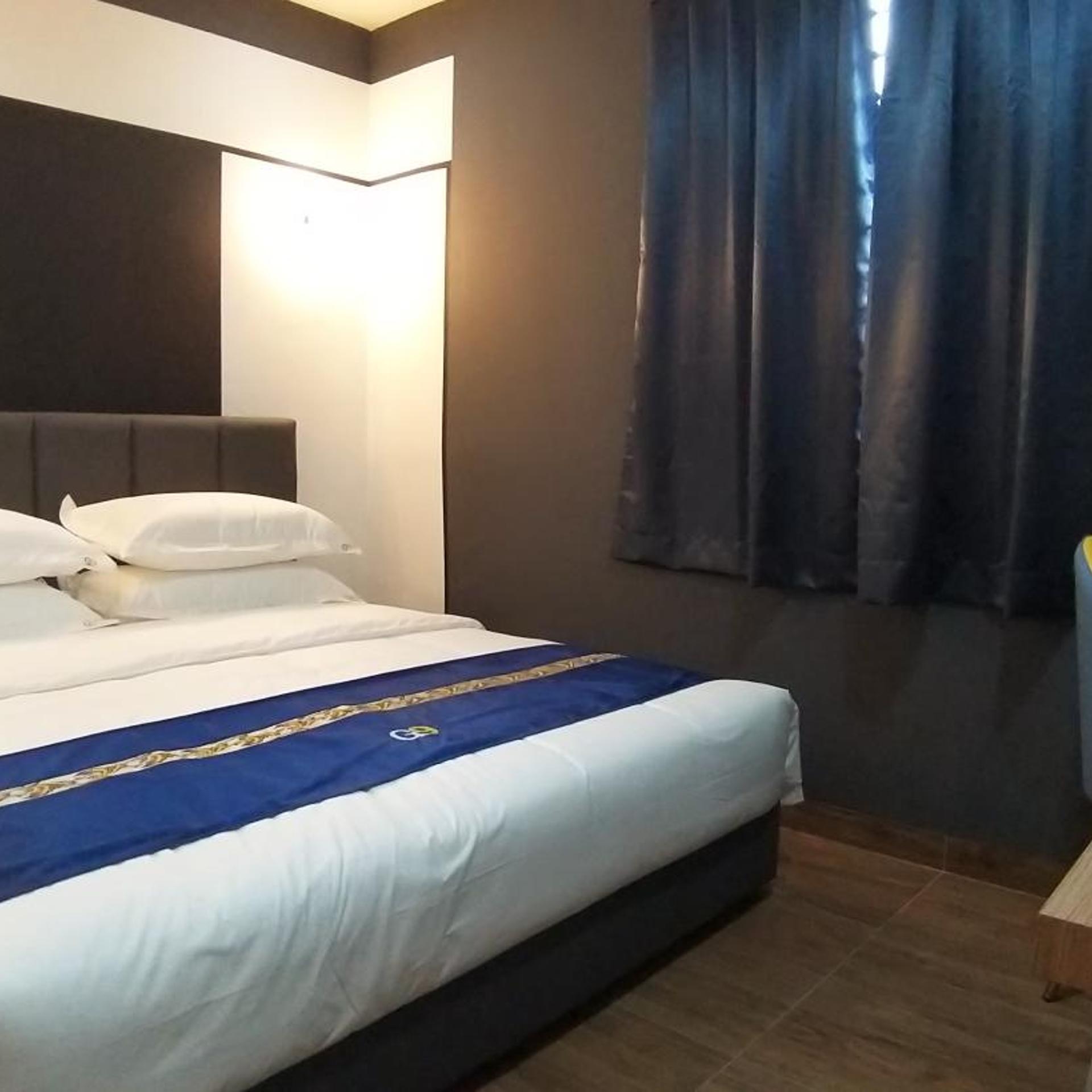 Deluxe, King Bed