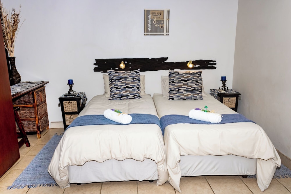 Chalet, King and Twin Beds
