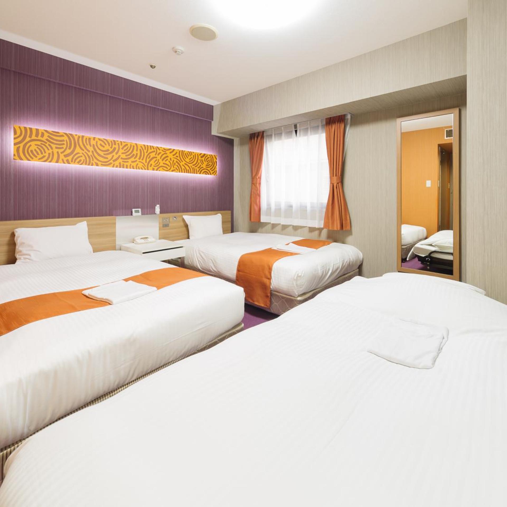 ROOM, TWIN BEDS, WITH EXTRA BED