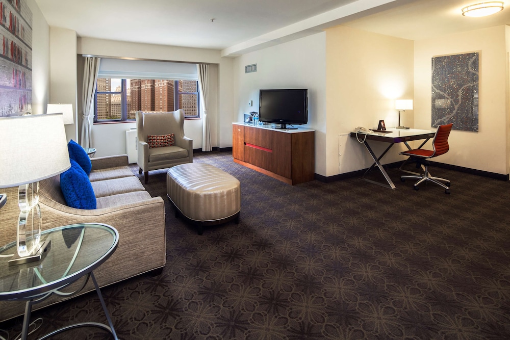 DoubleTree by Hilton Hotel & Suites Pittsburgh Downtown 59/81