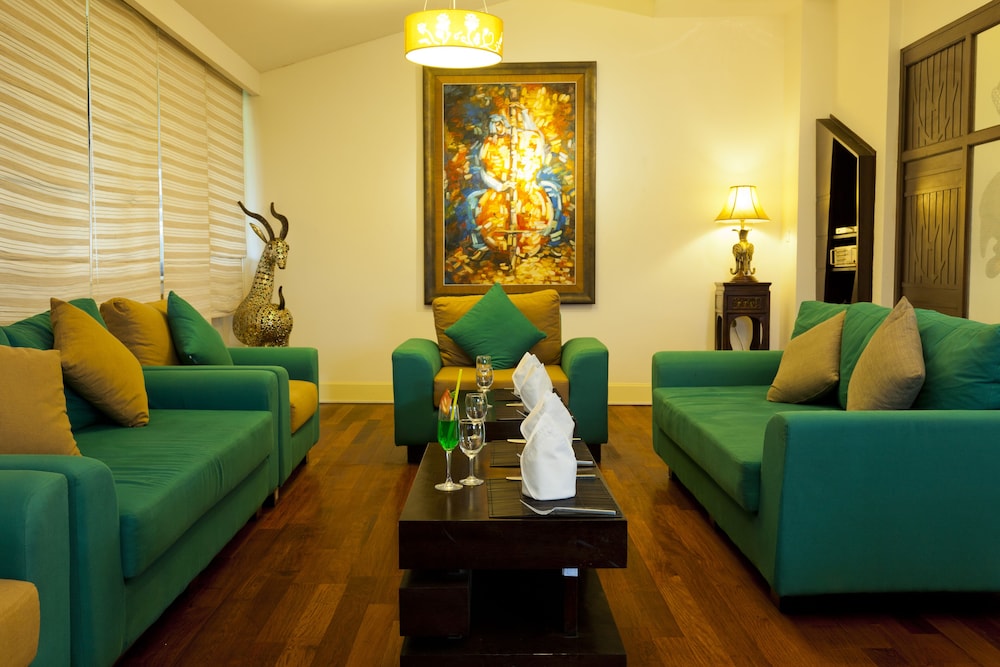 Cambodian Country Club 45/66