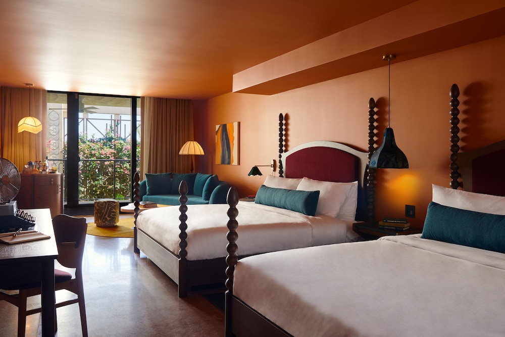DELUXE, MULTIPLE BEDS, ACCESSIBLE