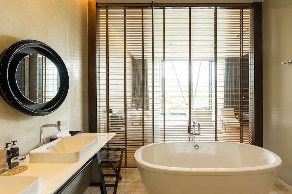 Atta Lakeside Resort Suite 80/81