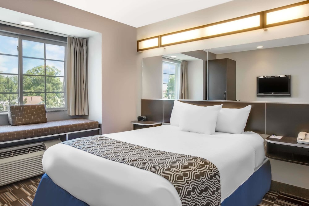 Microtel Inn & Suites Tuscaloosa Near University 7/30