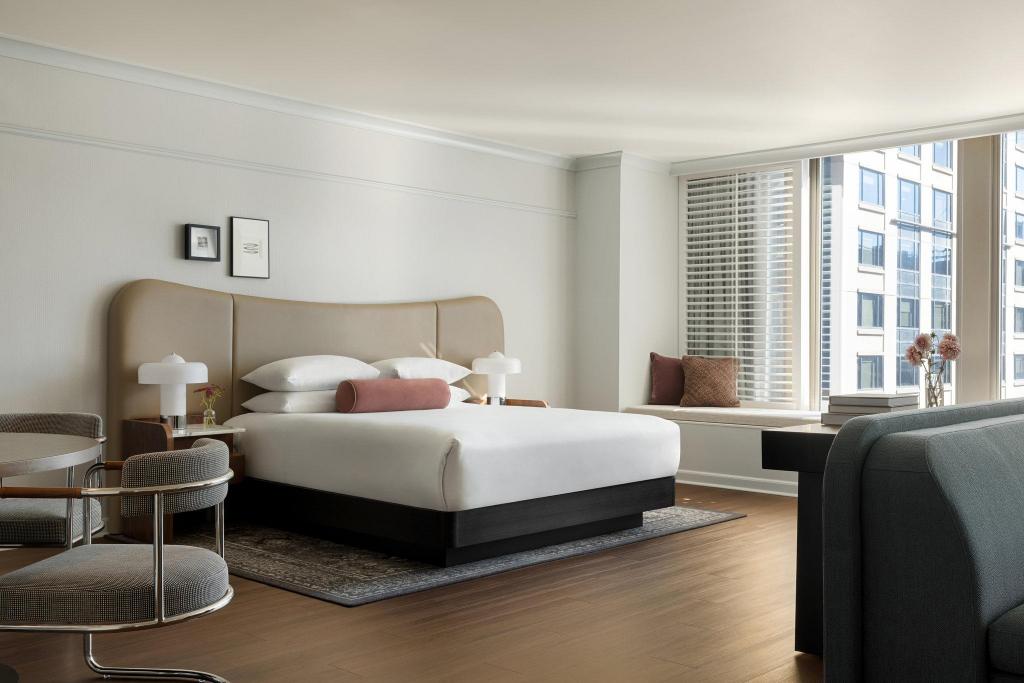 Ambassador, Suite